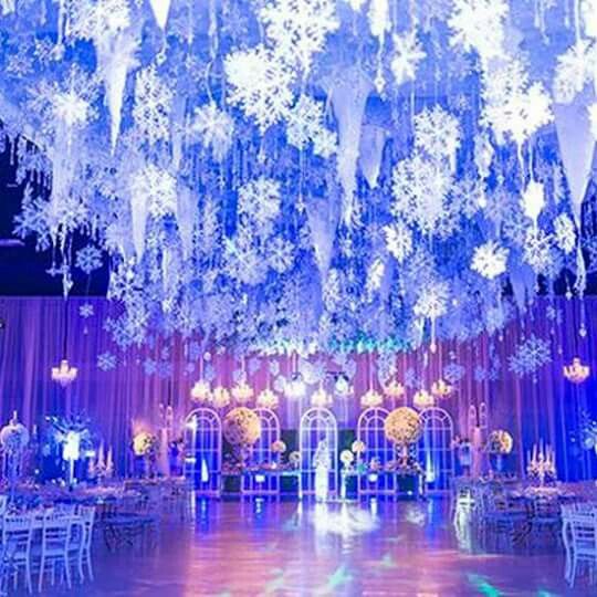 Snowflakes & Icicles Ceiling Decor