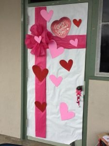 Valentines Day Classroom Door Ideas - DIY Cuteness