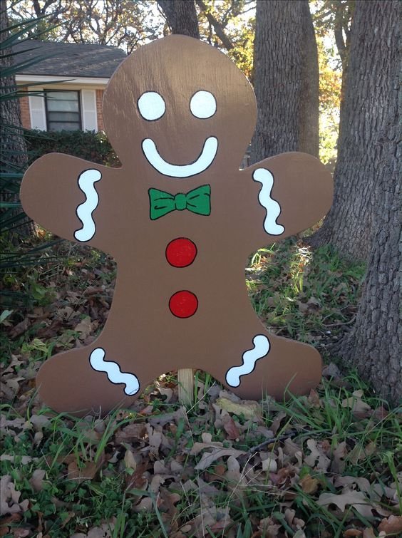 DIY Outdoor Christmas Decorations - Gingerbread Man - DIY Cuteness