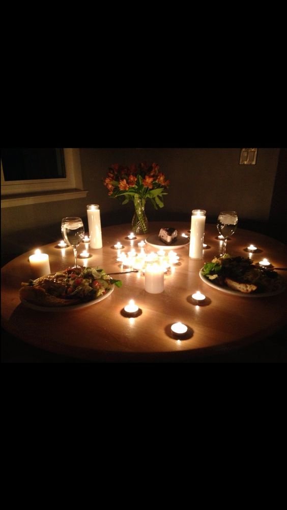 Valentines Day Dinner Romantic Table Settings