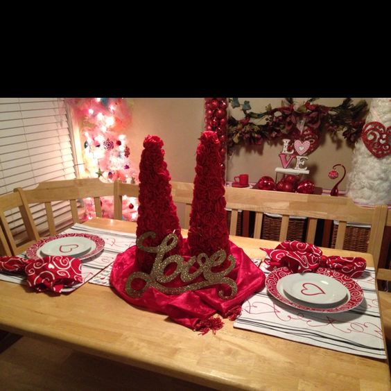Valentines Day Dinner Romantic Table Setting