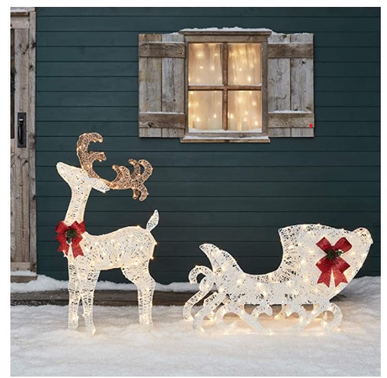 Outdoor Christmas Decorations to transform your yard into a Winter Wonderland!