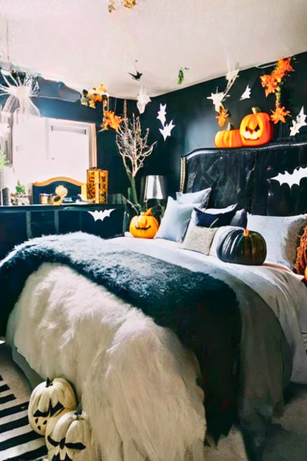 5 Halloween Bedroom Decor Ideas