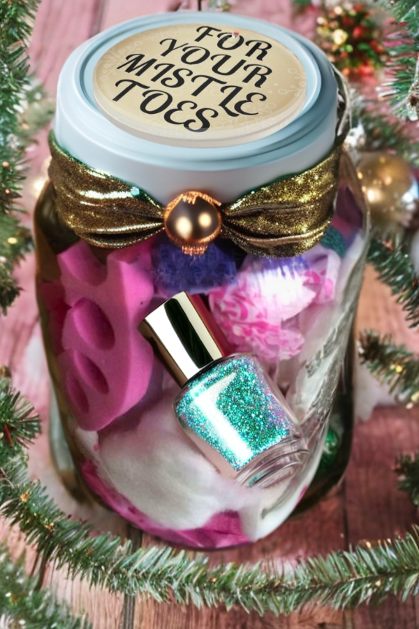 8 Mason Jar Ideas for Christmas