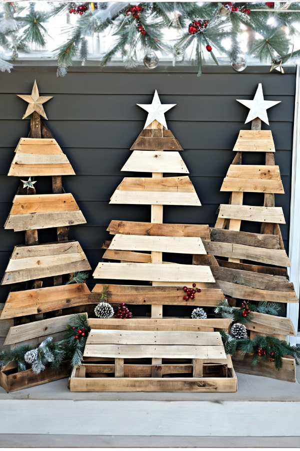 10 Pallet Christmas Tree Ideas